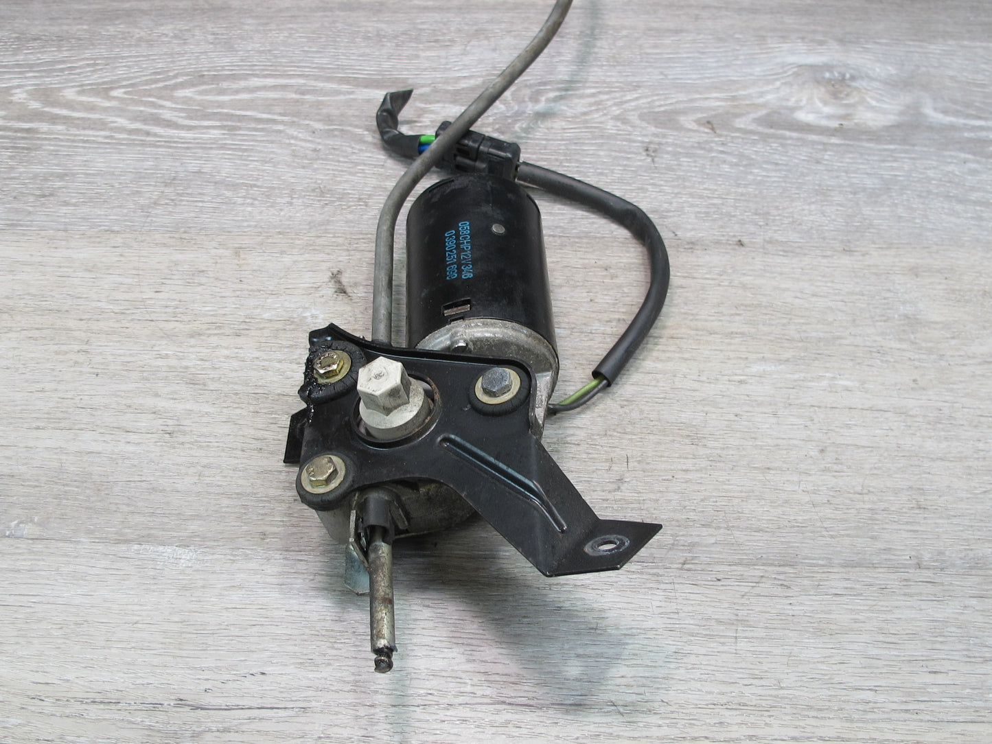 75-85 Mercedes W123 Sunroof Motor Drive Unit 0390251699 OEM