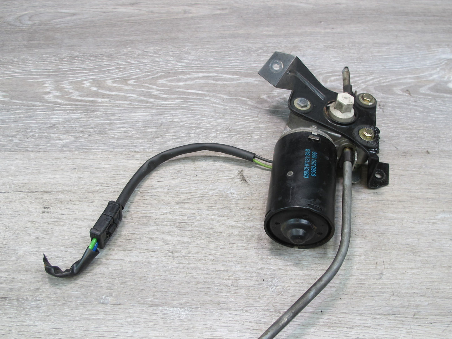 75-85 Mercedes W123 Sunroof Motor Drive Unit 0390251699 OEM