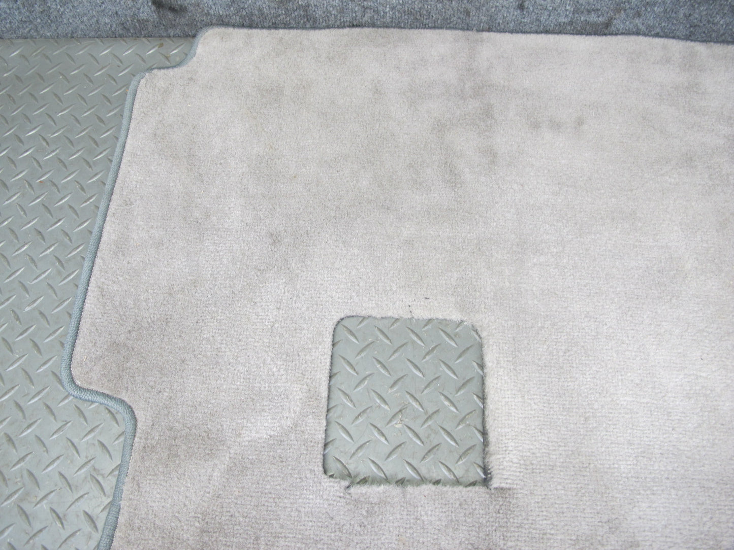 2003-2007 Lexus UZJ100L LX470 Rear Trunk Floor Cargo MAT Carpet Cover