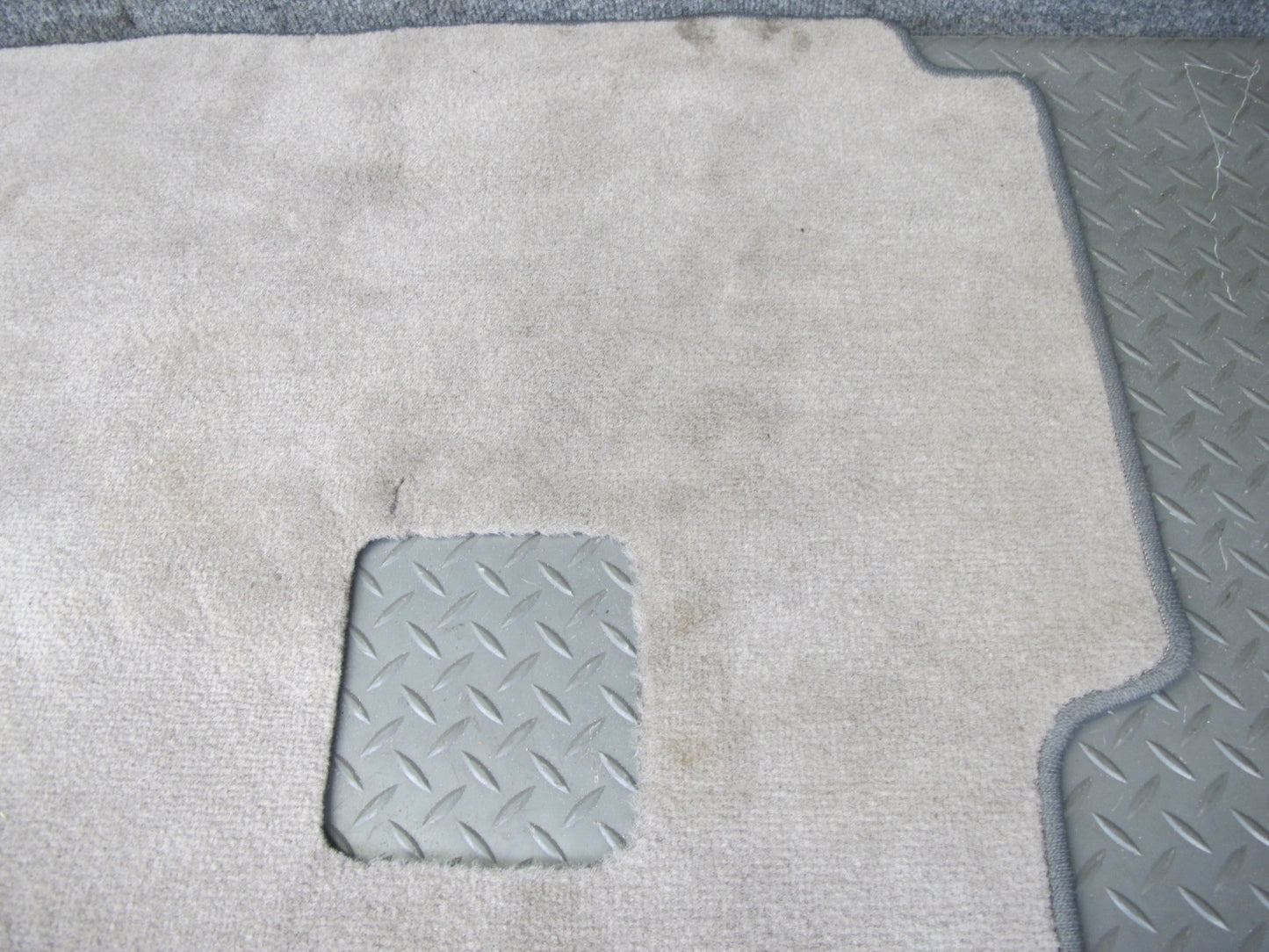 2003-2007 Lexus UZJ100L LX470 Rear Trunk Floor Cargo MAT Carpet Cover