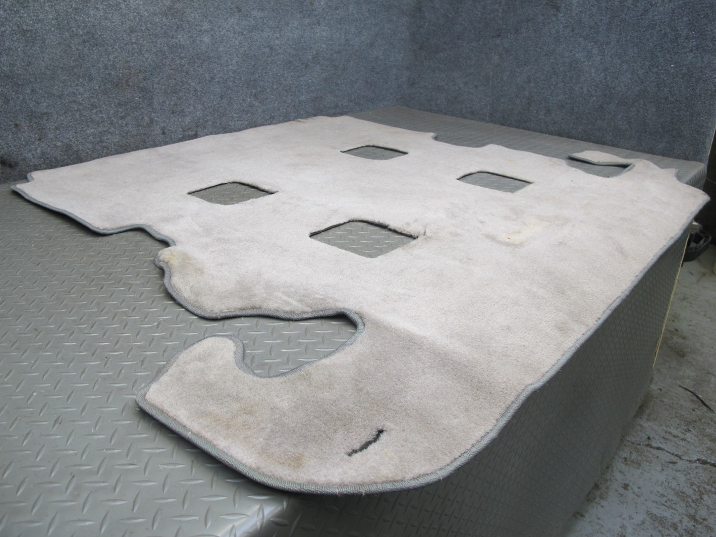 2003-2007 Lexus UZJ100L LX470 Rear Trunk Floor Cargo MAT Carpet Cover
