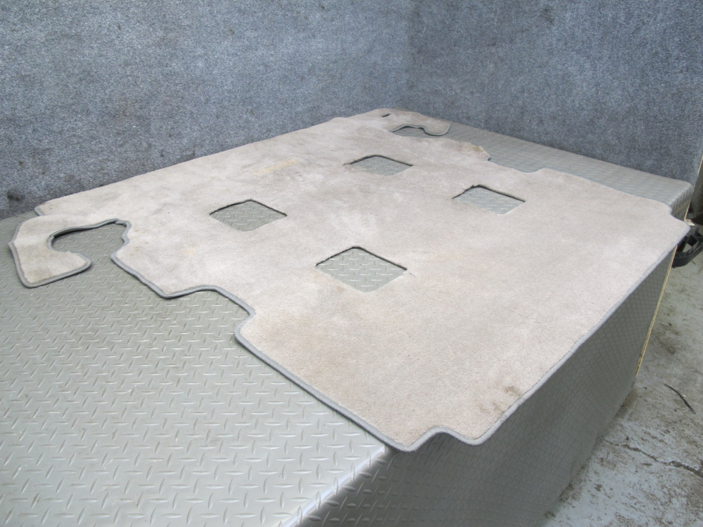 2003-2007 Lexus UZJ100L LX470 Rear Trunk Floor Cargo MAT Carpet Cover