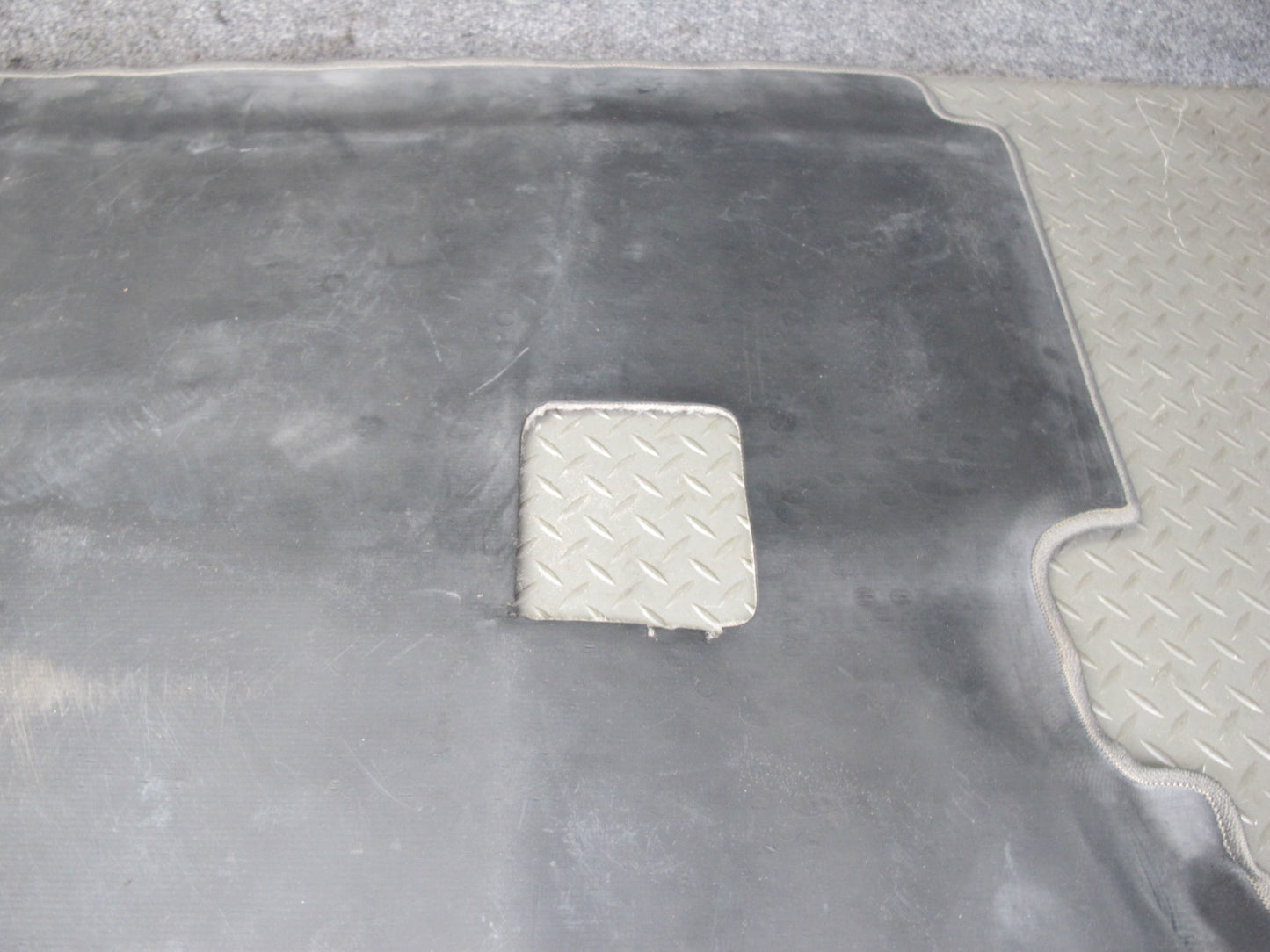 2003-2007 Lexus UZJ100L LX470 Rear Trunk Floor Cargo MAT Carpet Cover