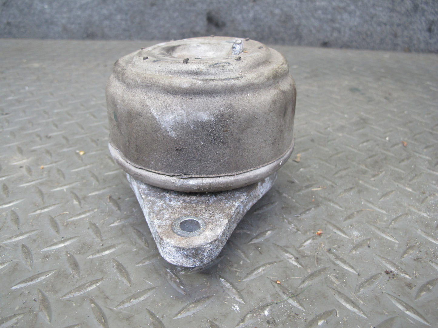 07-11 Mercedes W221 S550 5.5L M273 Set of 2 Engine Motor Mount Support OEM