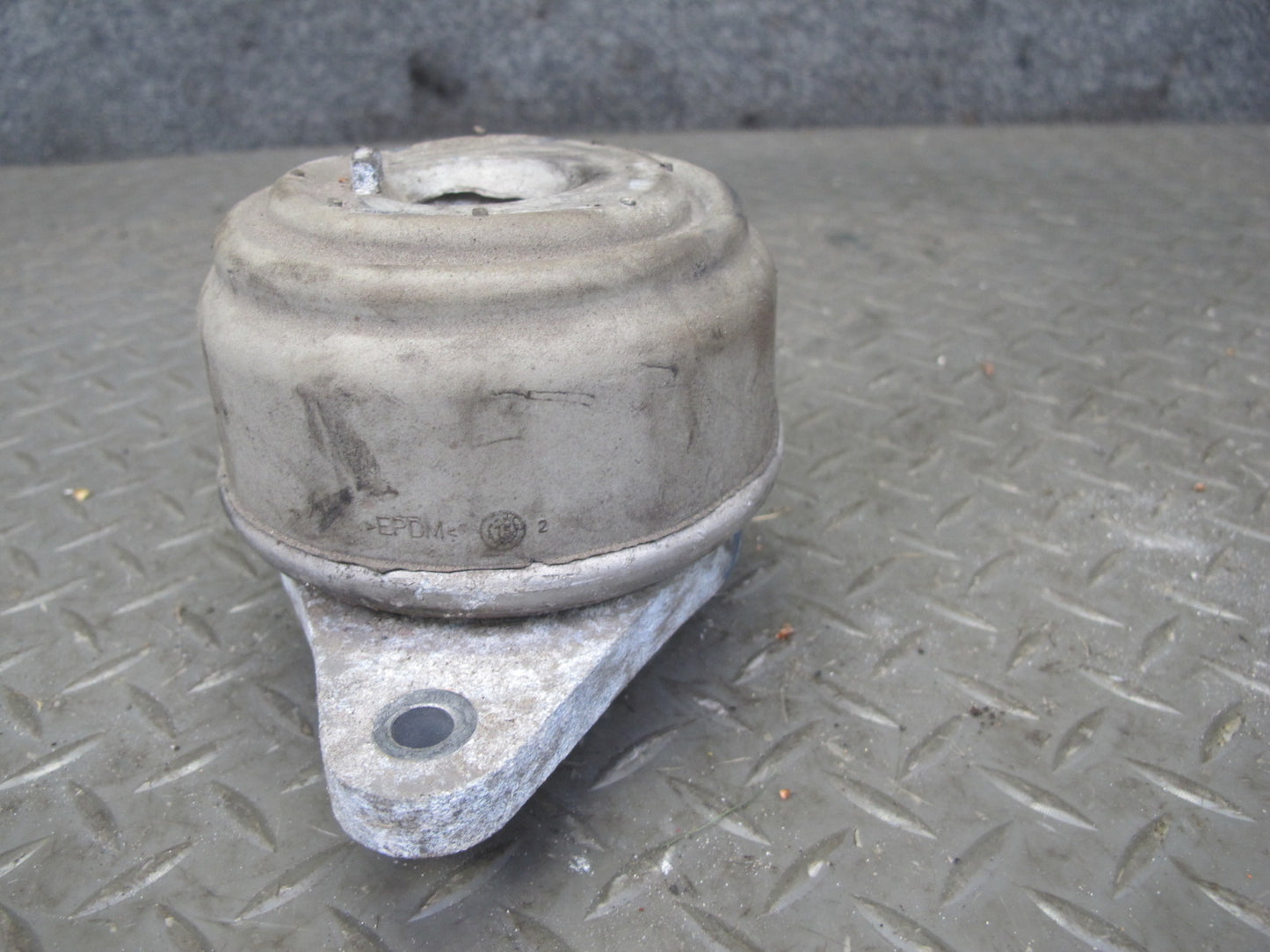 07-11 Mercedes W221 S550 5.5L M273 Set of 2 Engine Motor Mount Support OEM