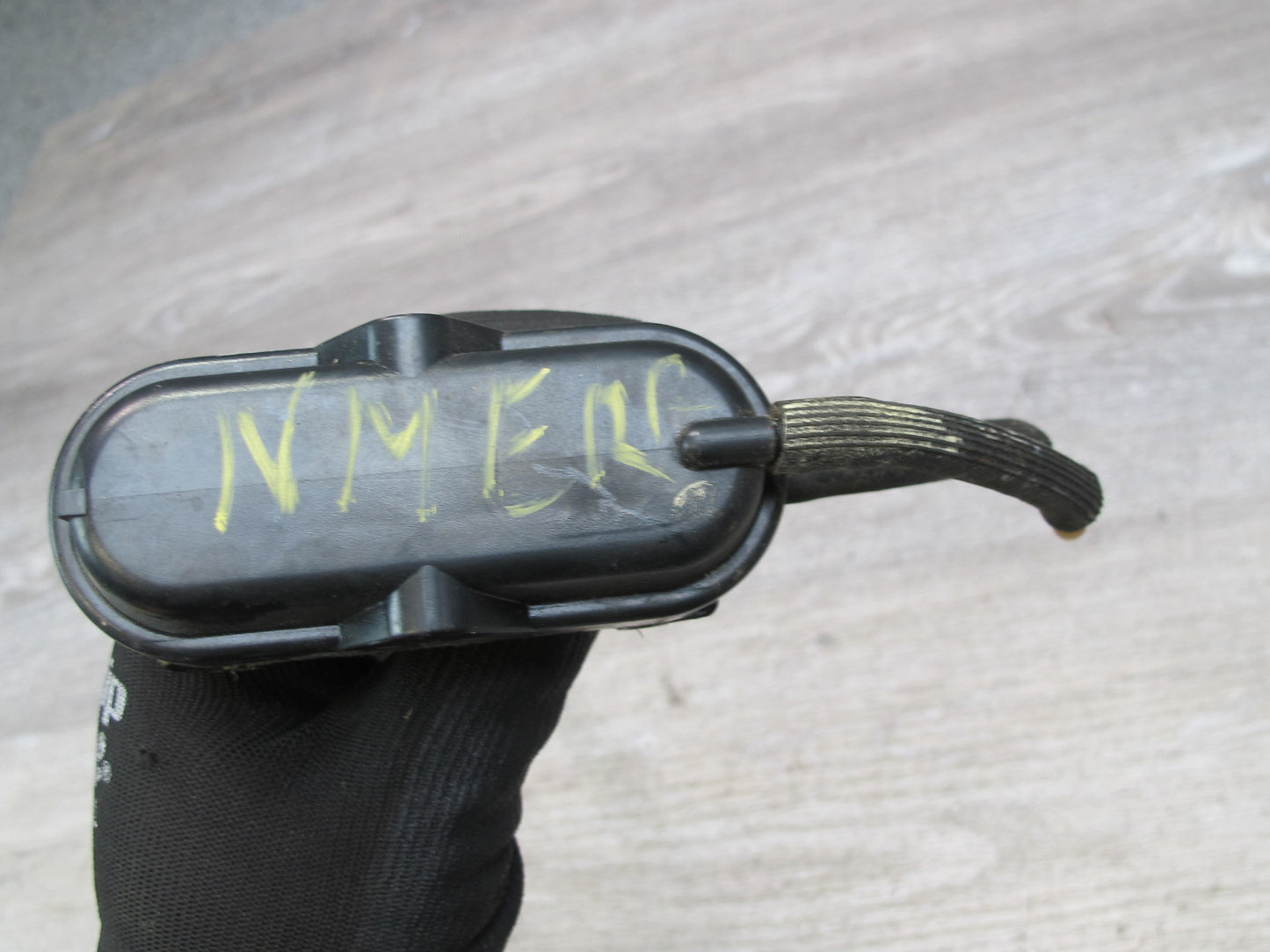 75-85 Mercedes W123 Rear Right Door Lock Vacuum Actuator OEM