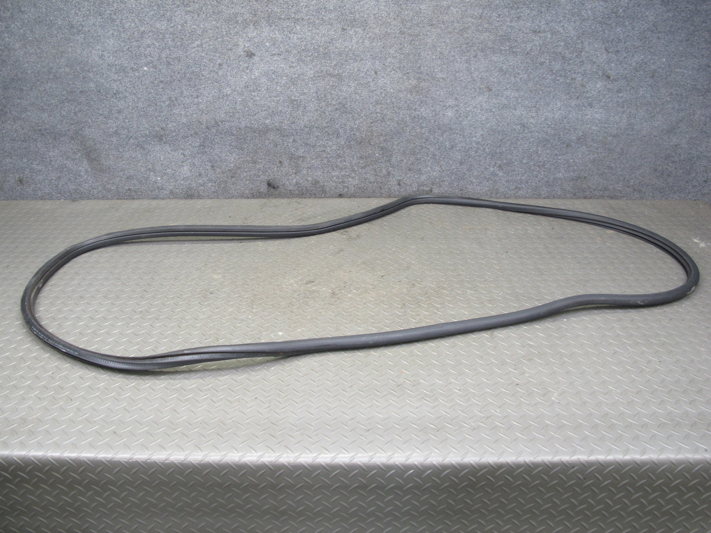 10-13 VW Golf MK6 2-DR Front Left Driver Door Weatherstrip Rubber Seal OEM