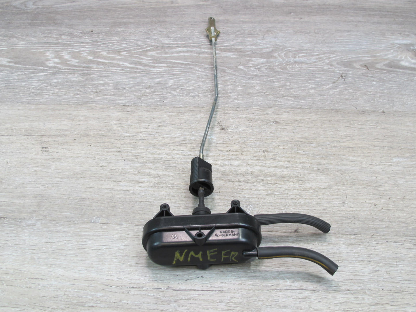 75-85 Mercedes W123 Front Right Door Lock Vacuum Actuator OEM