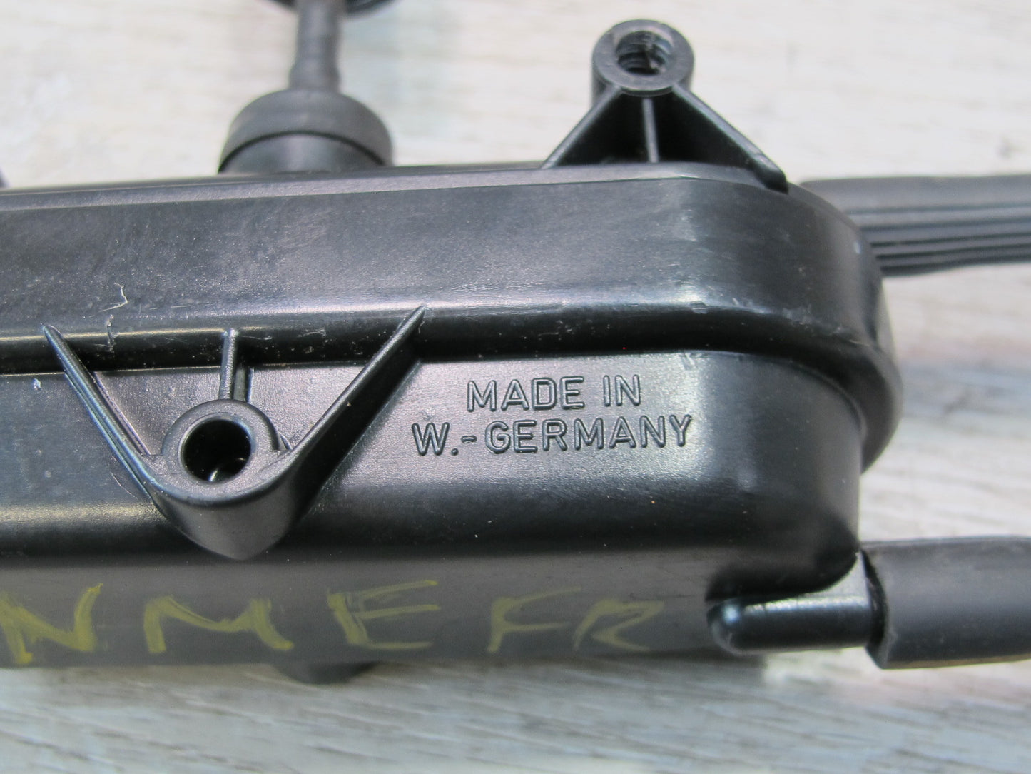 75-85 Mercedes W123 Front Right Door Lock Vacuum Actuator OEM
