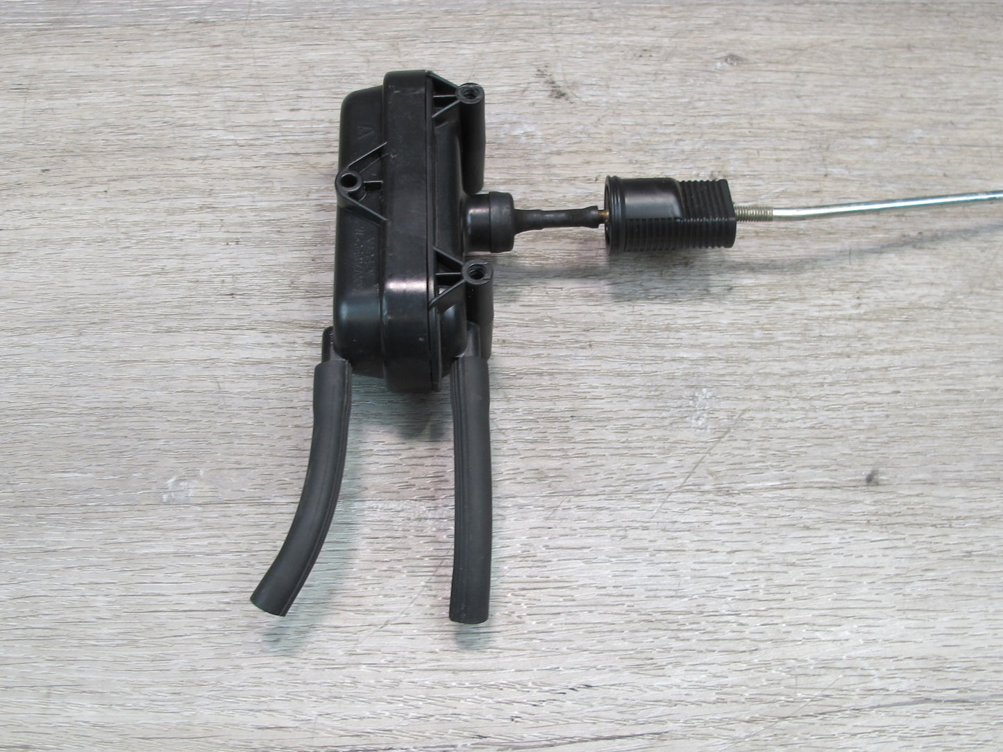 75-85 Mercedes W123 Front Right Door Lock Vacuum Actuator OEM