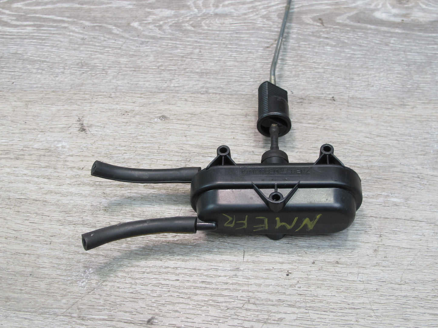 75-85 Mercedes W123 Front Right Door Lock Vacuum Actuator OEM