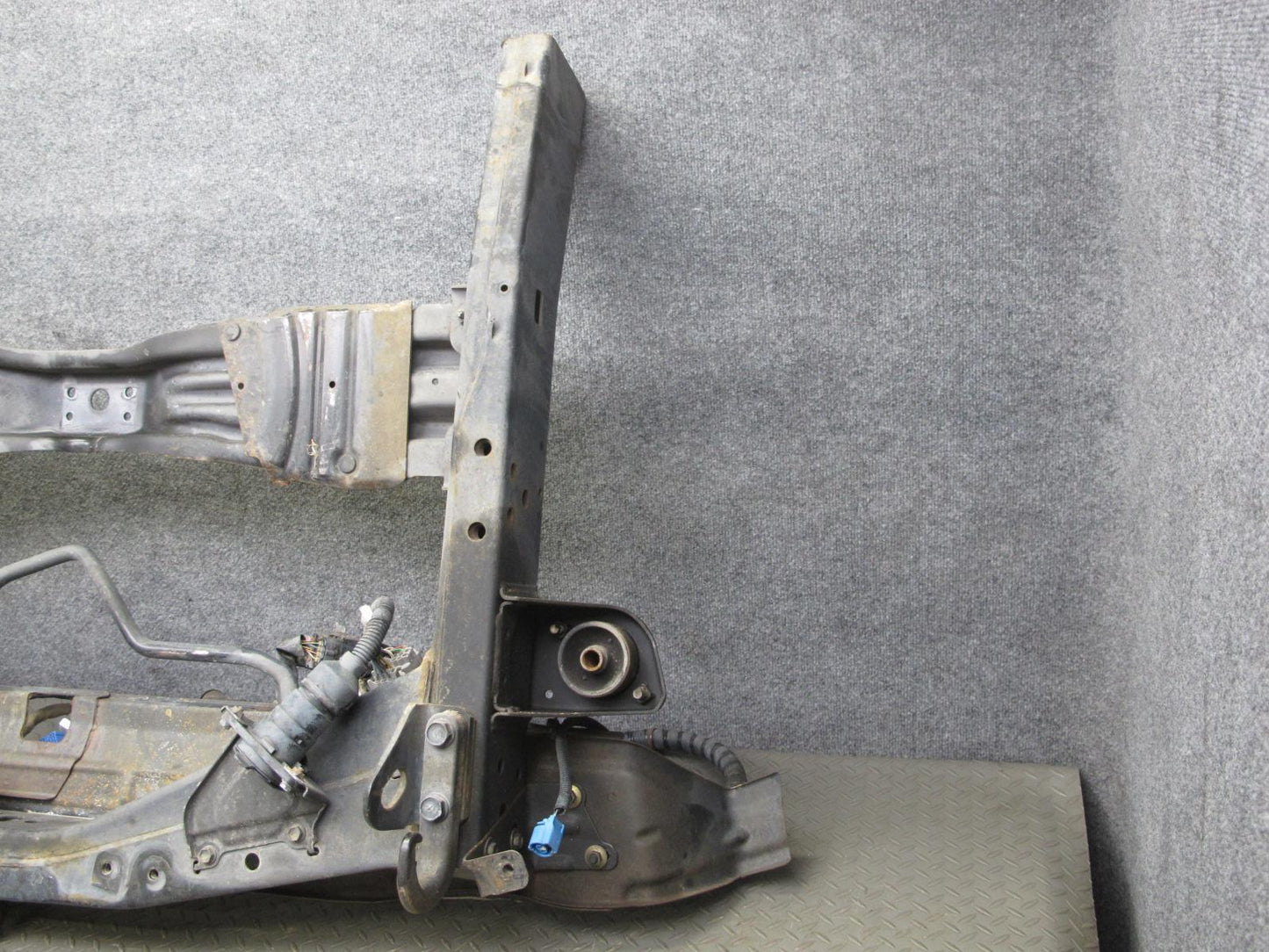 2003-2004 Lexus UZJ100L LX470 Rear Cradle Crossmember Frame