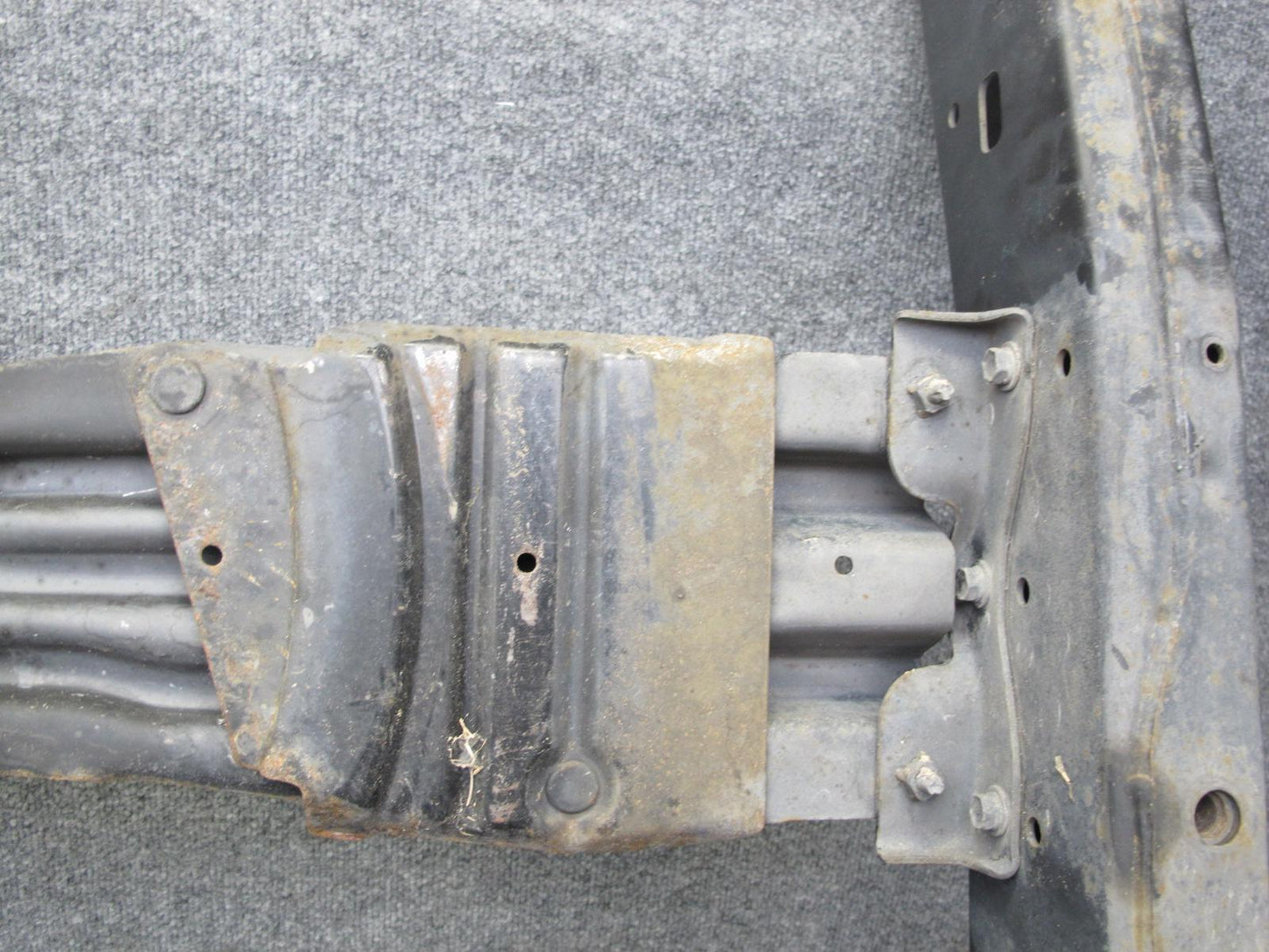2003-2004 Lexus UZJ100L LX470 Rear Cradle Crossmember Frame