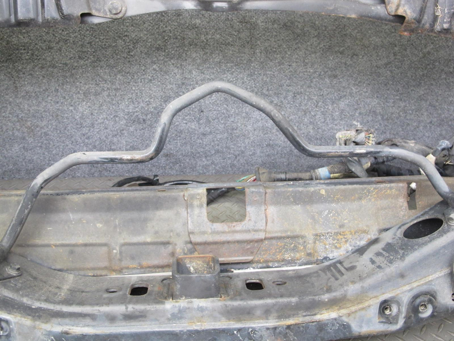 2003-2004 Lexus UZJ100L LX470 Rear Cradle Crossmember Frame