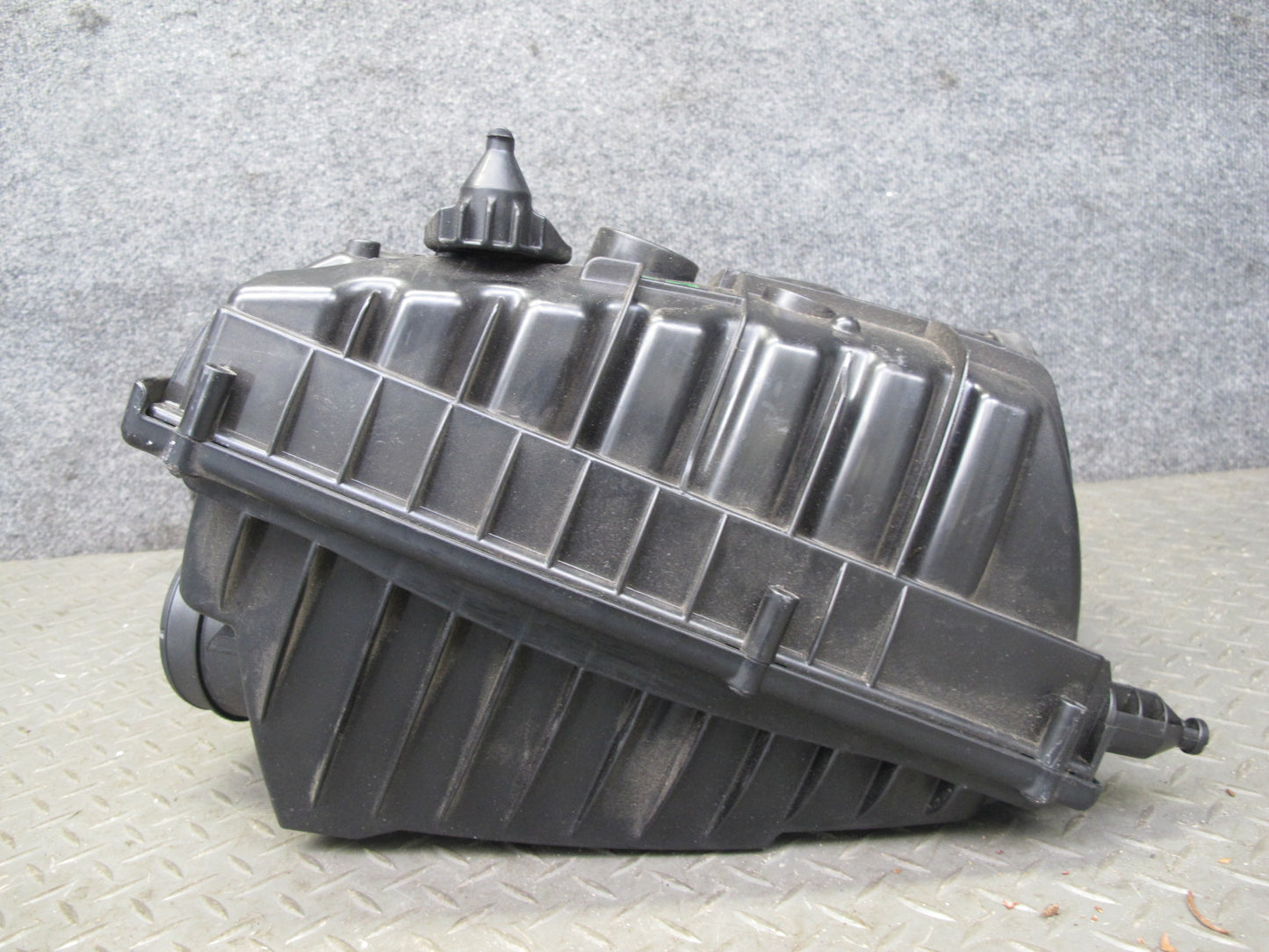 2013-2017 Range Rover L405 5.0L Supercharged Air Cleaner Filter Box w Sensor