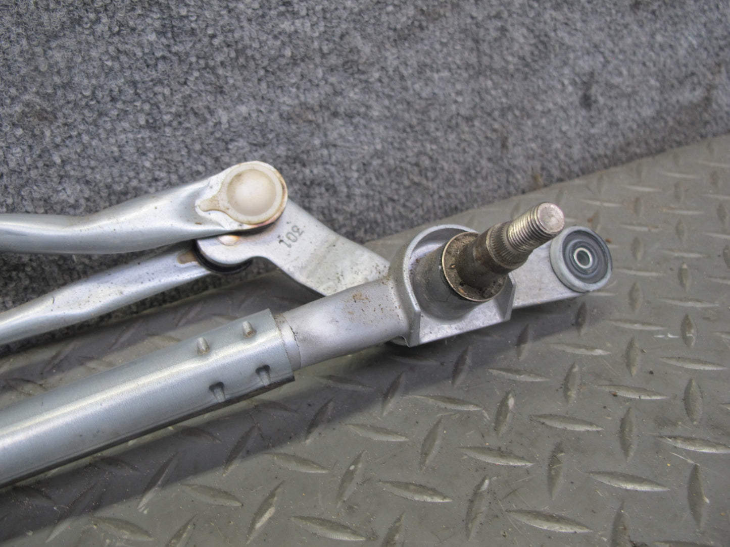 2013-2017 Land Range Rover L405 Windshield Wiper Transmission Linkage w Motor
