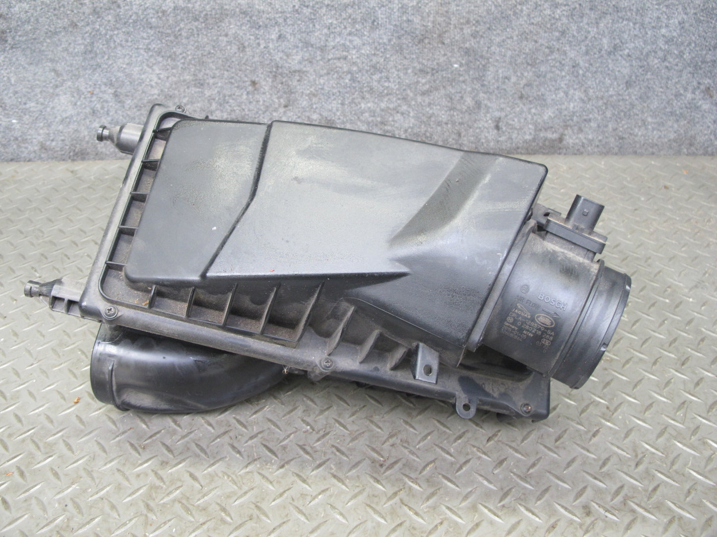 2013-2017 Range Rover L405 5.0L Supercharged Right Air Filter Box w Sensor