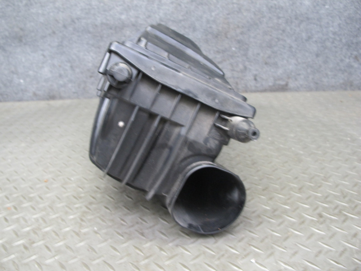 2013-2017 Range Rover L405 5.0L Supercharged Right Air Filter Box w Sensor