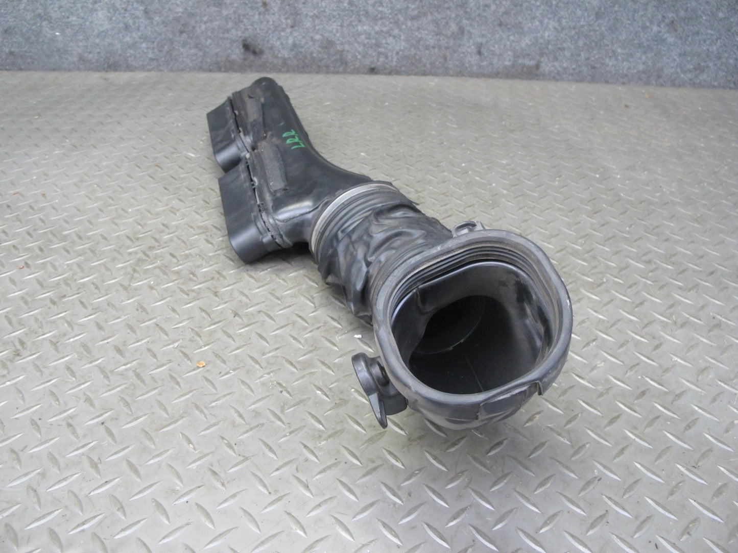 2013-2017 Range Rover L405 5.0 Supercharged Air Intake Hose Duct Pipe Line