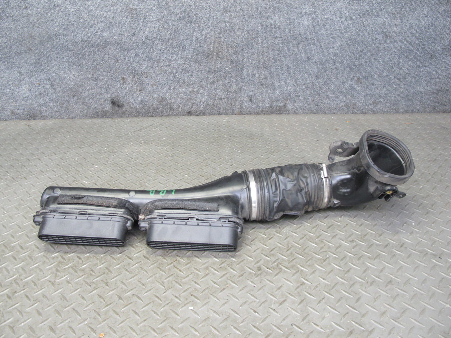 2013-2017 Range Rover L405 5.0 Supercharged Air Intake Hose Duct Pipe Line