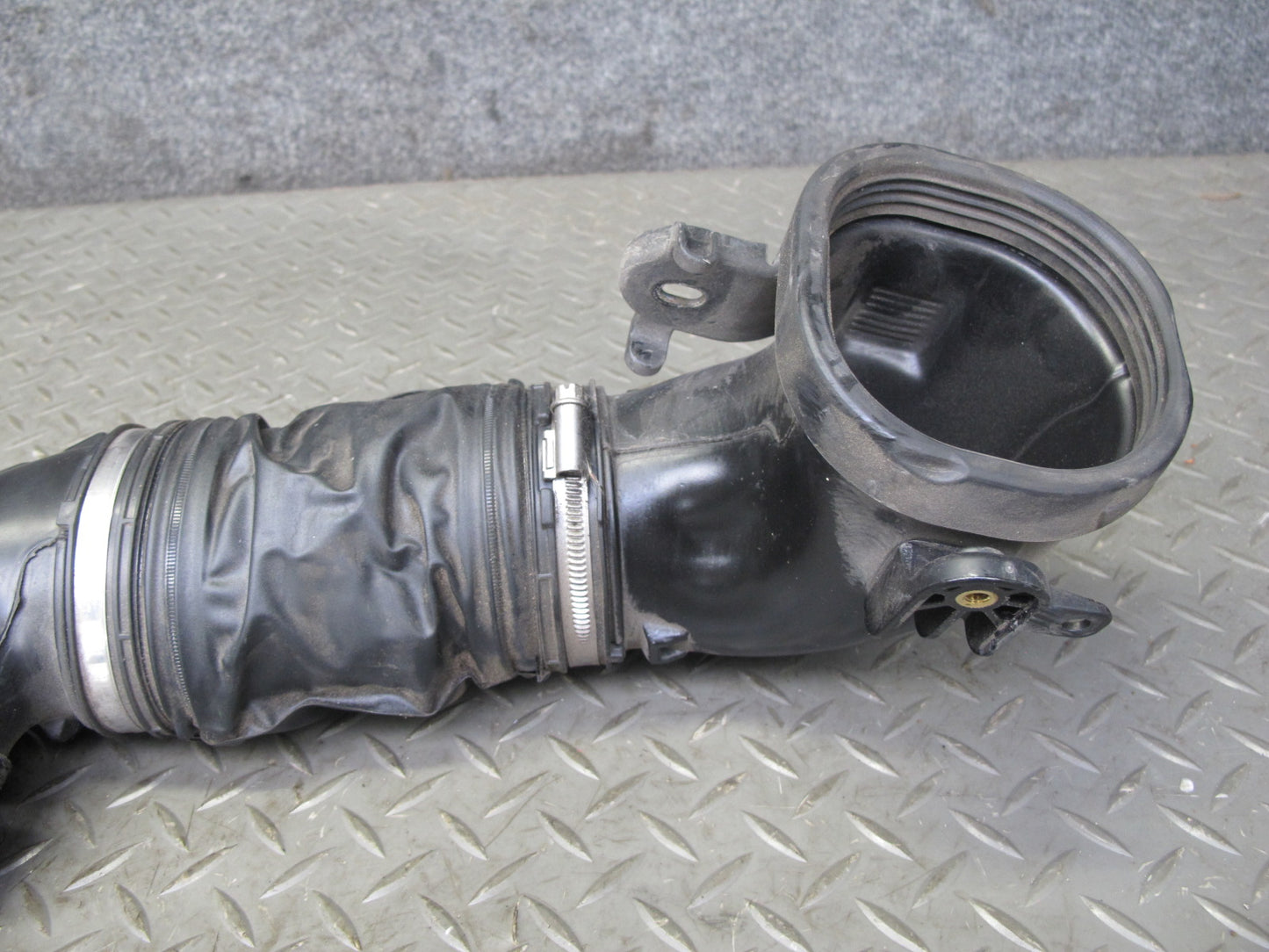 2013-2017 Range Rover L405 5.0 Supercharged Air Intake Hose Duct Pipe Line