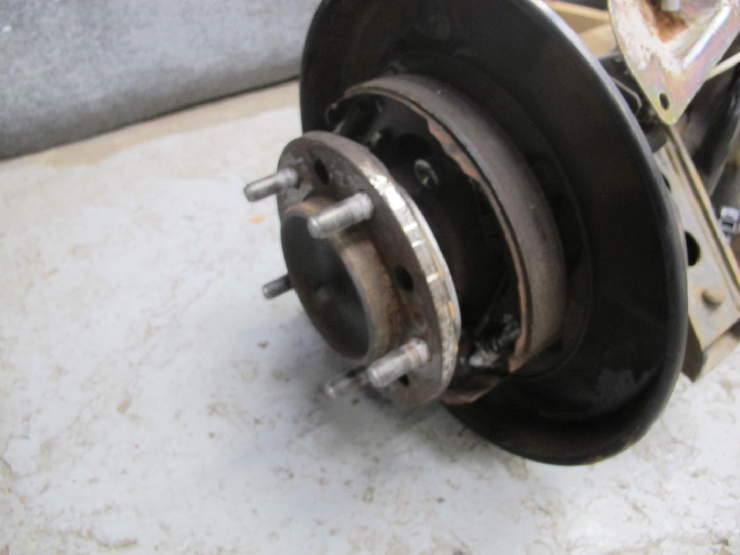 2003-2007 Lexus J100 LX470 4WD Rear Suspension Axle Shaft Brake Caliper Assembly