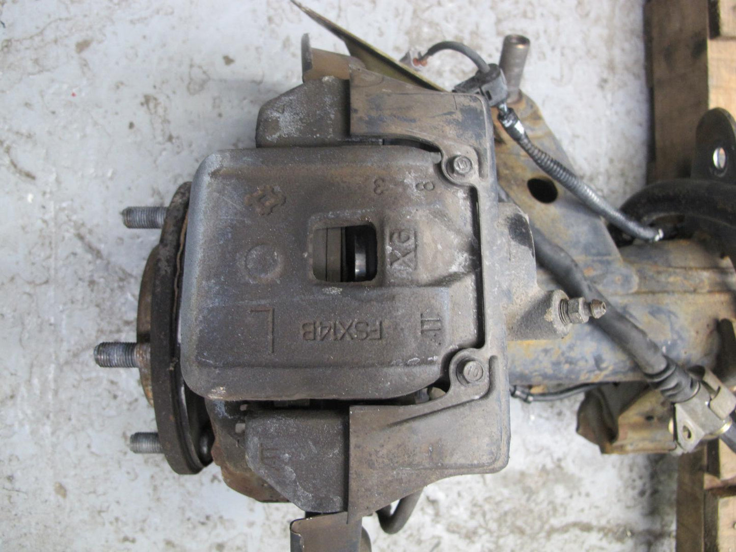 2003-2007 Lexus J100 LX470 4WD Rear Suspension Axle Shaft Brake Caliper Assembly