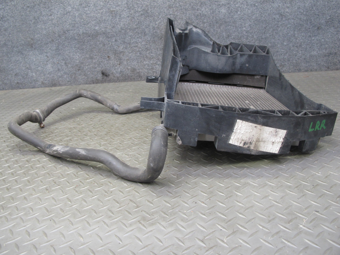 2013-2017 Range Rover L405 5.0L Right Auxiliary AUX Radiator Oil Cooler w Hose