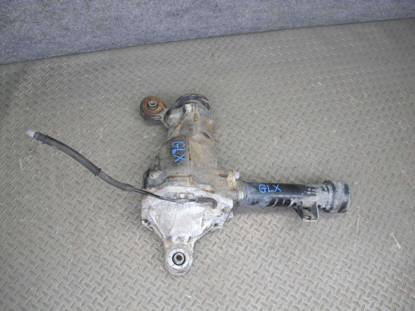 2003-2007 Lexus J100 LX470 4WD Front Differential Axle Carrier 4.10 Ratio