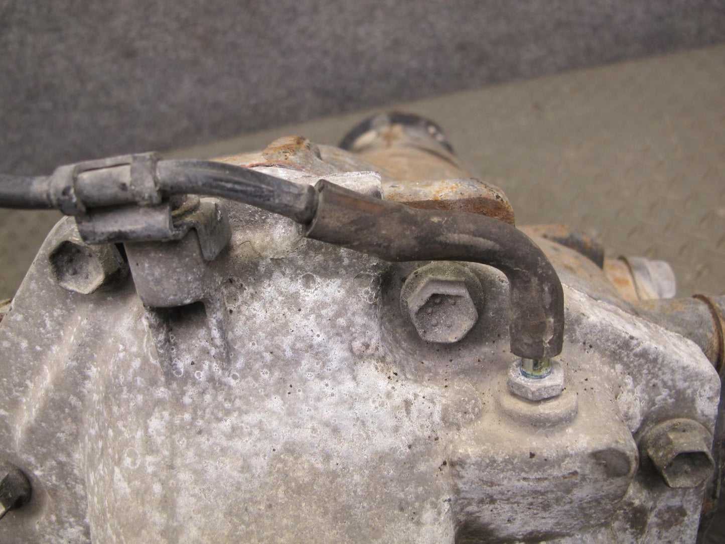 2003-2007 Lexus J100 LX470 4WD Front Differential Axle Carrier 4.10 Ratio