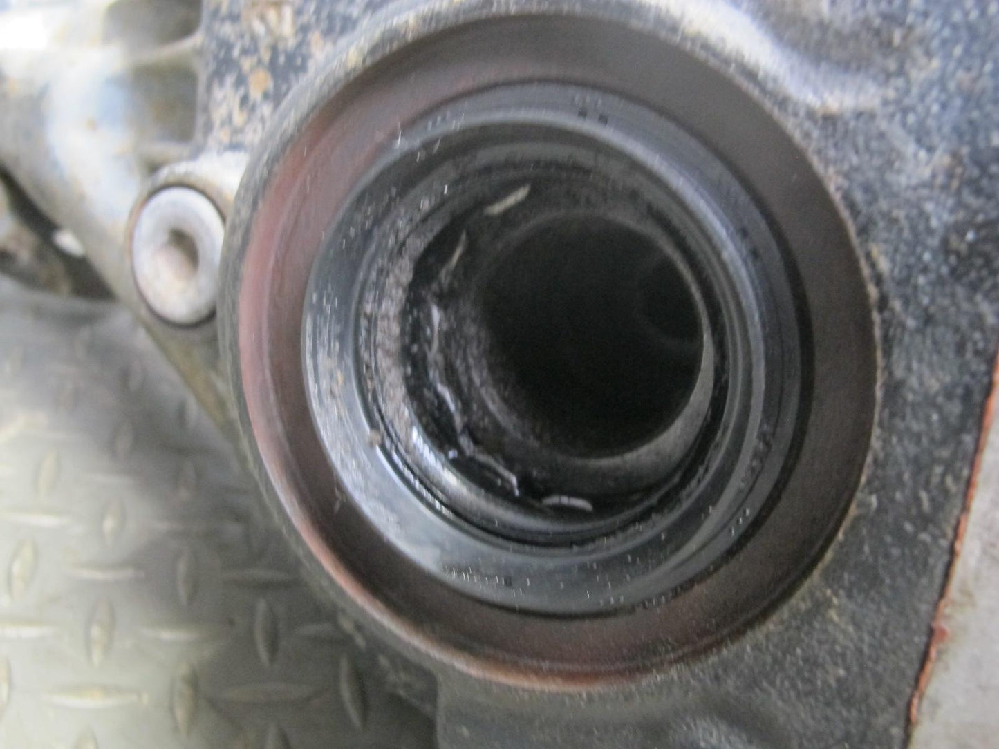 2003-2007 Lexus J100 LX470 4WD Front Differential Axle Carrier 4.10 Ratio