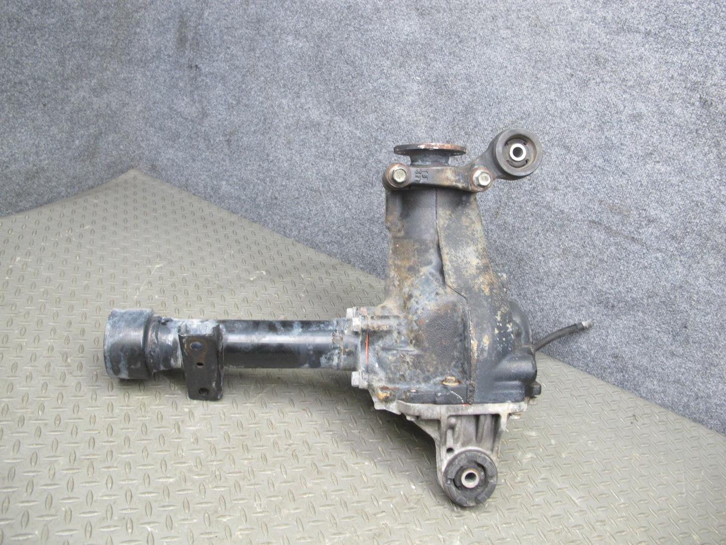2003-2007 Lexus J100 LX470 4WD Front Differential Axle Carrier 4.10 Ratio
