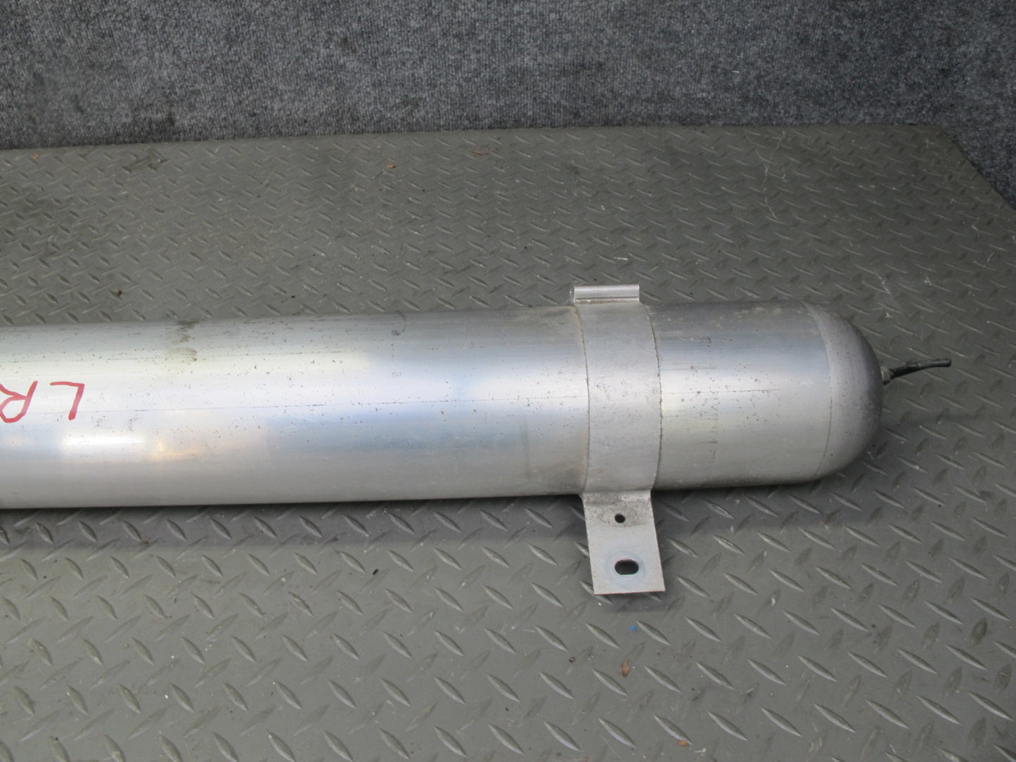 2013-2017 Land Range Rover L405 Air Suspension Reservoir Tank Accumulator