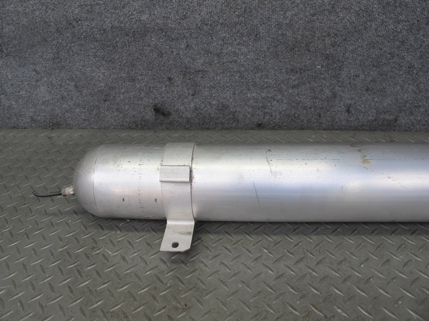 2013-2017 Land Range Rover L405 Air Suspension Reservoir Tank Accumulator