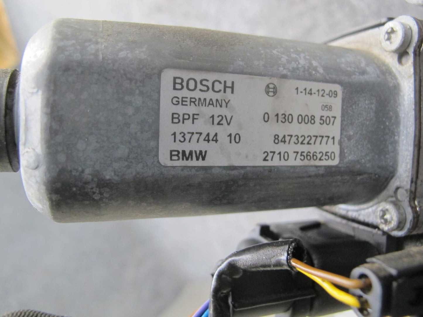 2010-2011 BMW E72 X6 AWD Hybrid ATC700 Transfer Case Box w Motor
