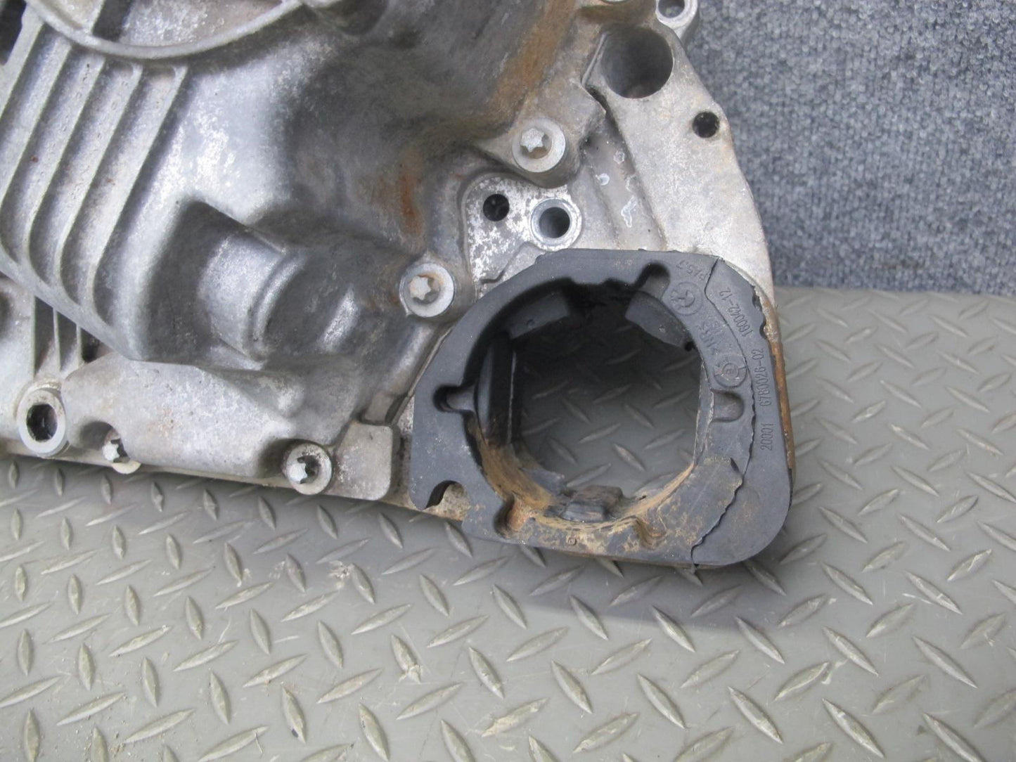 2010-2011 BMW E72 X6 AWD Hybrid ATC700 Transfer Case Box w Motor