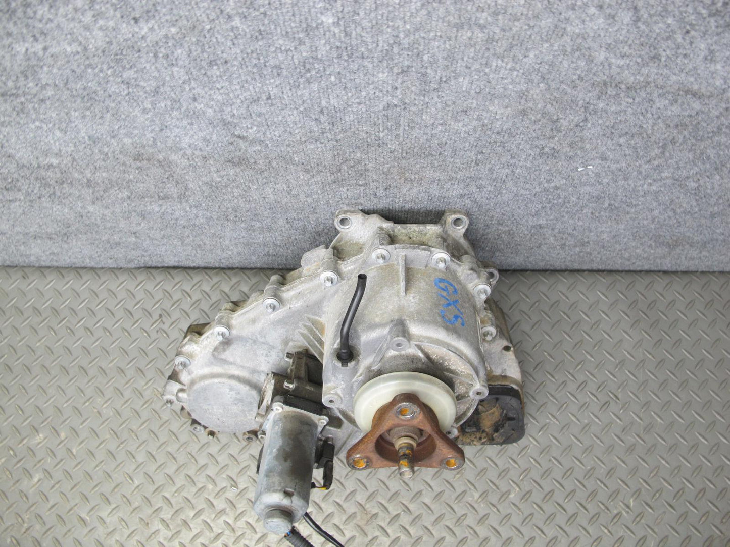 2010-2011 BMW E72 X6 AWD Hybrid ATC700 Transfer Case Box w Motor