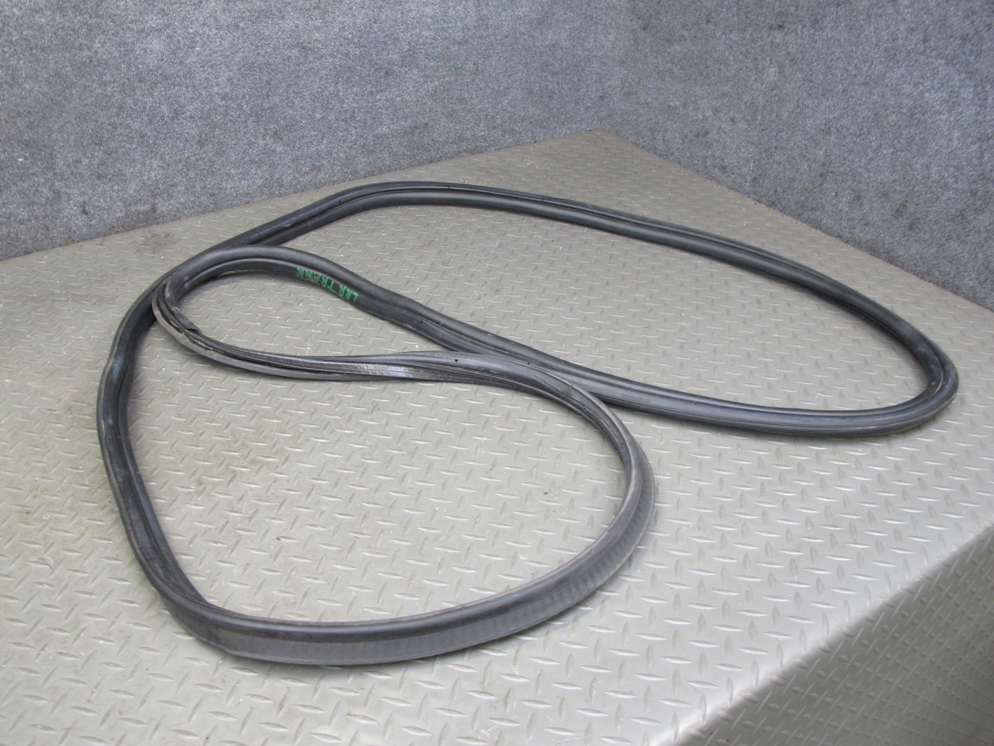 2013-2017 Land Range Rover L405 Rear Trunk Tailgate Weatherstrip Rubber Seal
