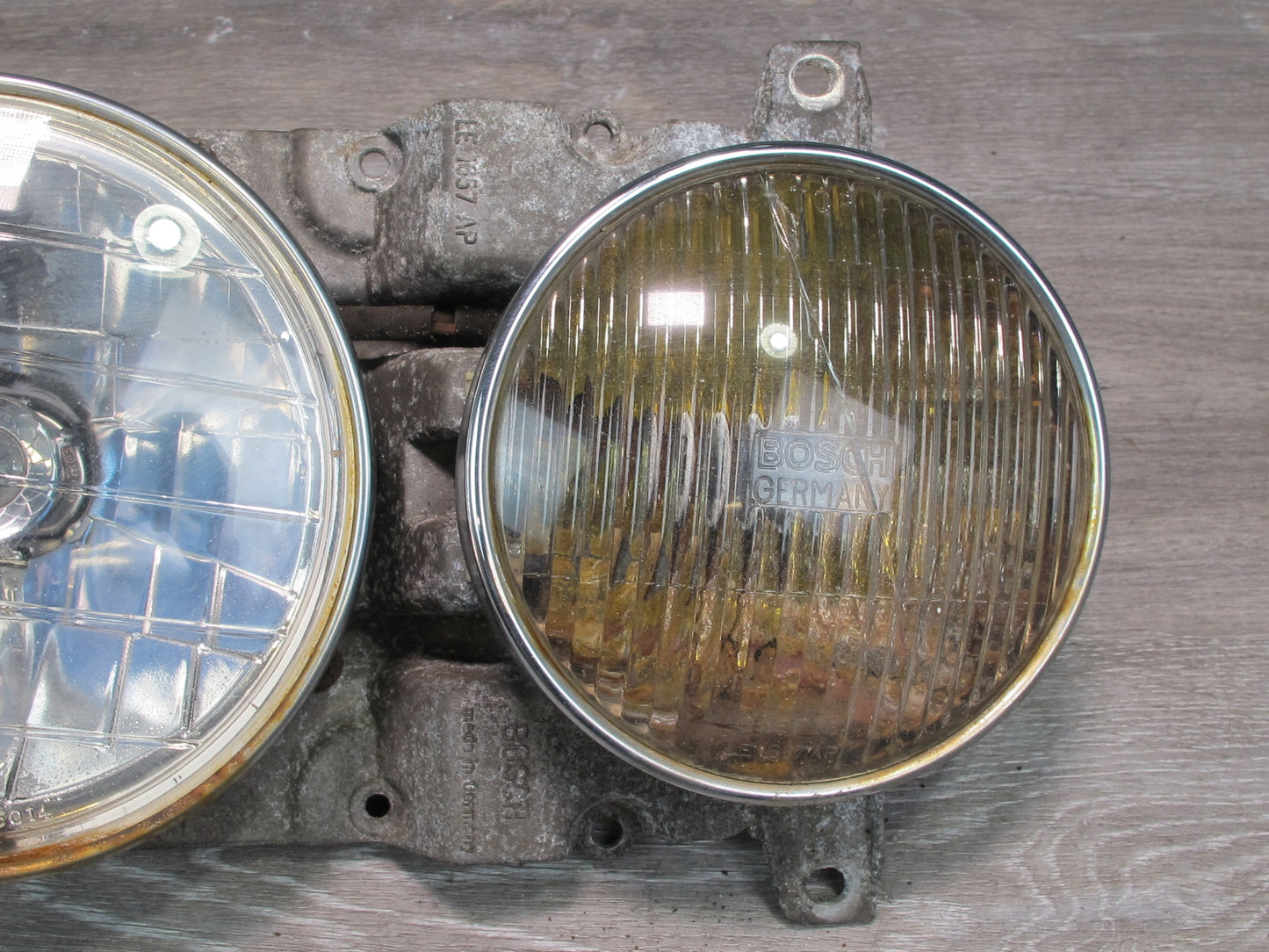 79-85 Mercedes W123 Front Right Halogen Headlight Lamp w Yellow Fog Light OEM