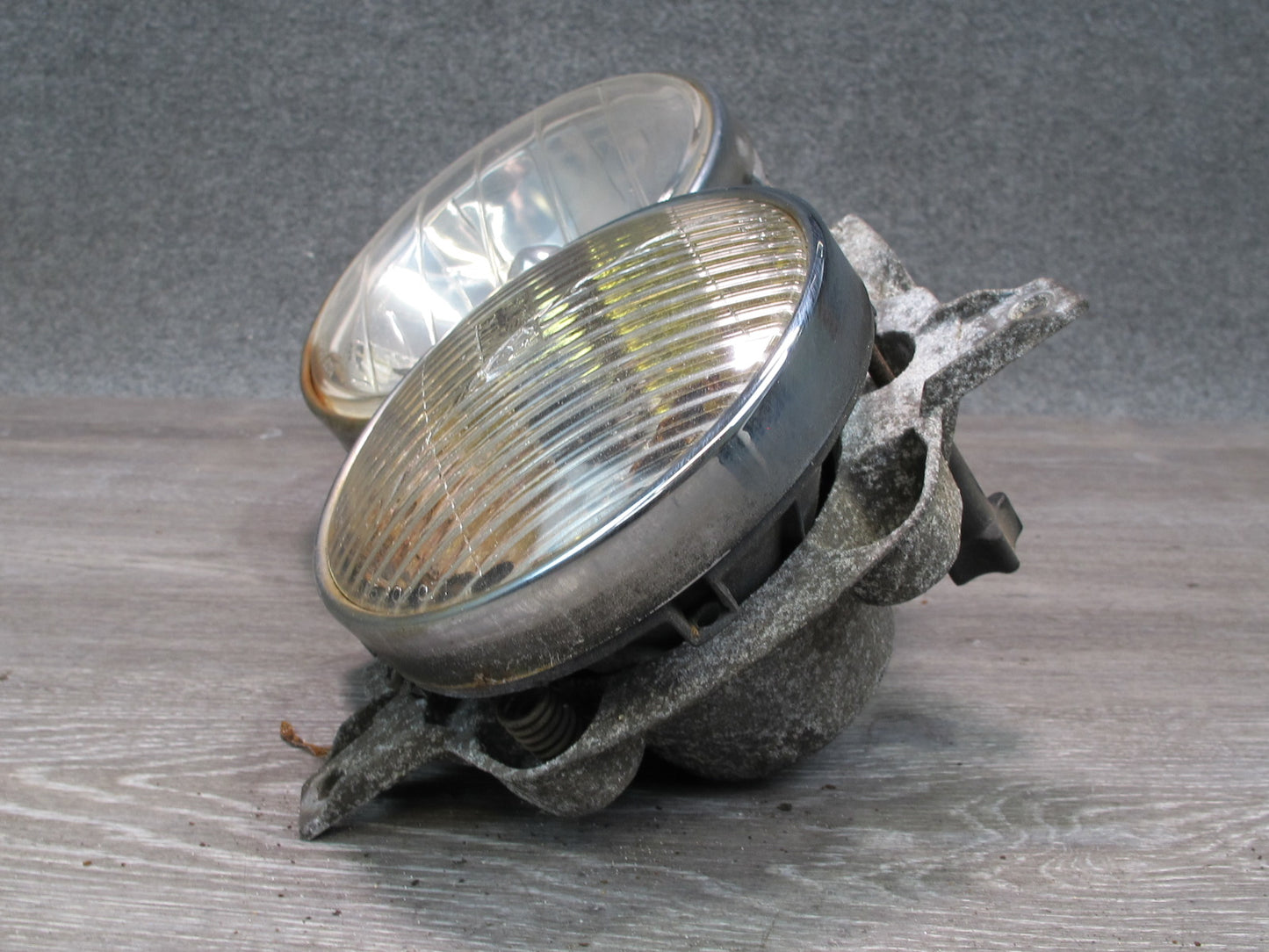 79-85 Mercedes W123 Front Right Halogen Headlight Lamp w Yellow Fog Light OEM