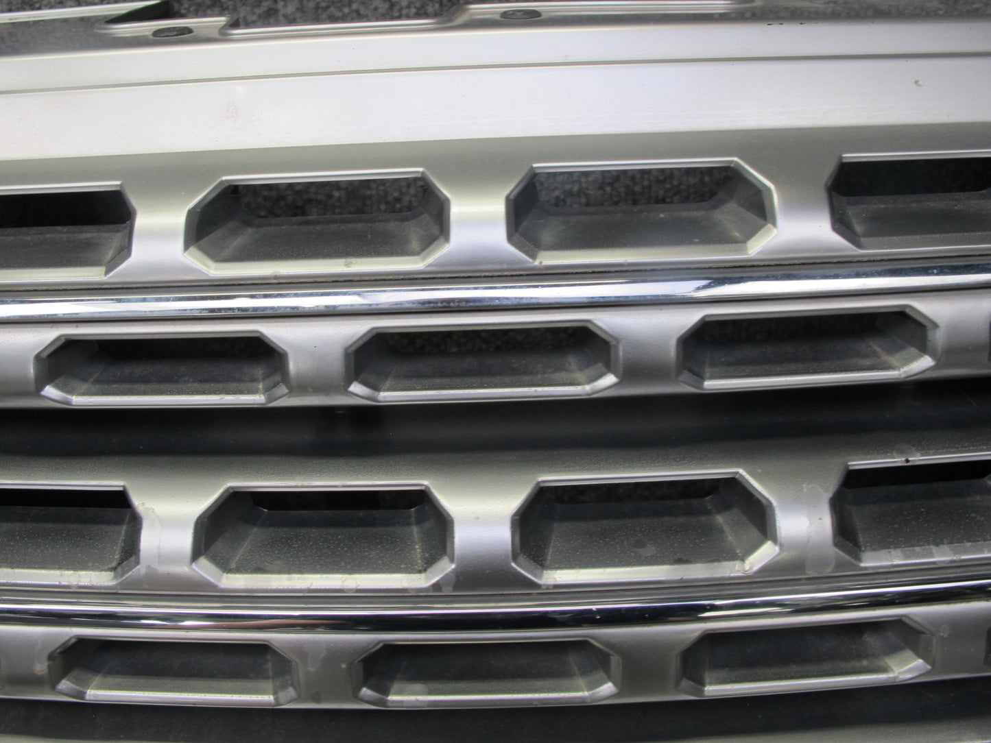 2013-2017 Land Range Rover L405 Front Radiator Grille w Emblem
