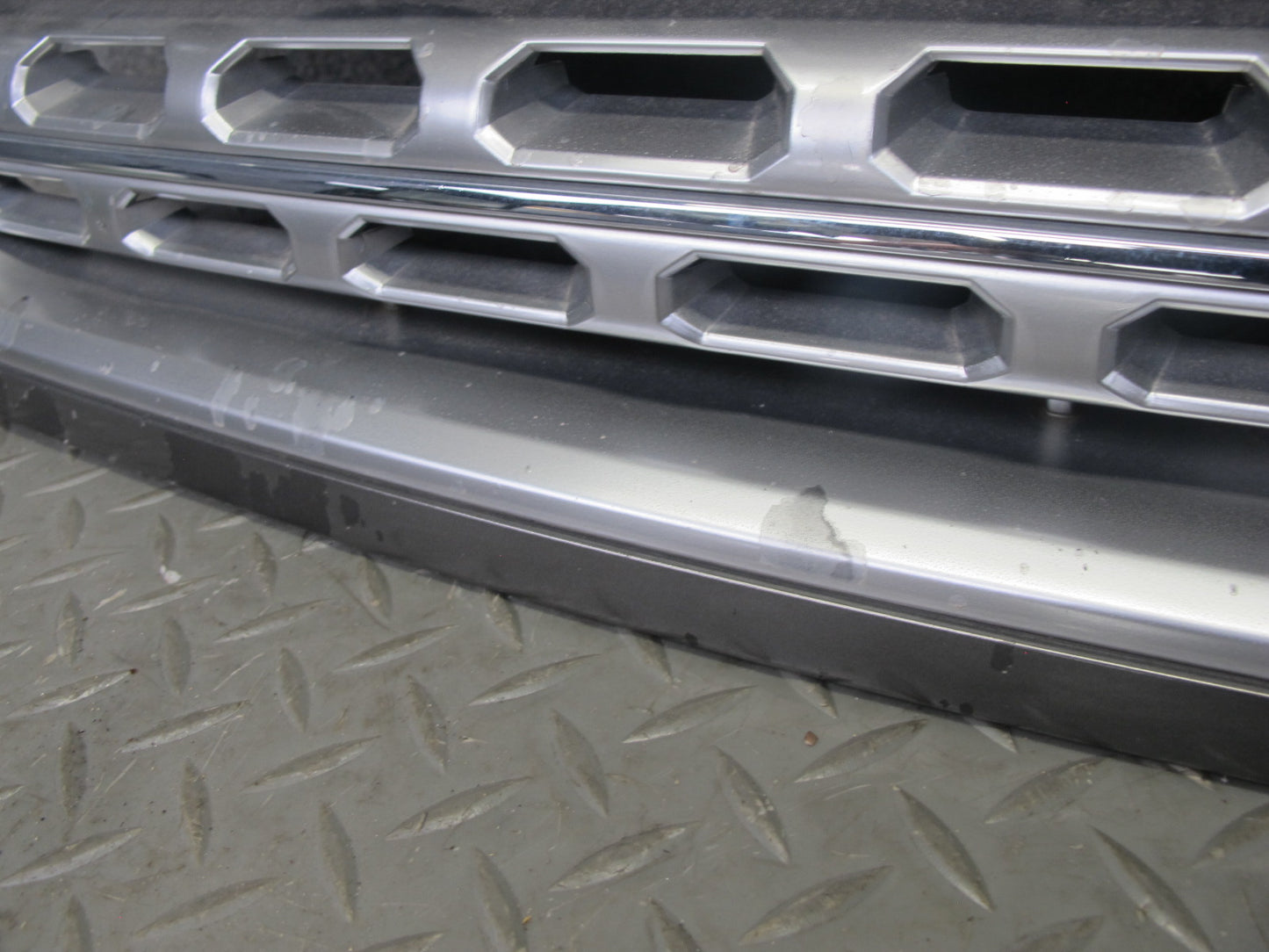 2013-2017 Land Range Rover L405 Front Radiator Grille w Emblem