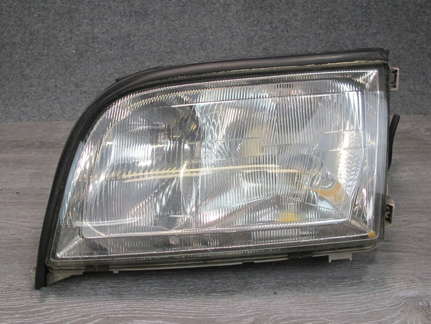 95-99 Mercedes W140 Sedan Set of 2 Front Left & Right Halogen Headlight Lamp OEM