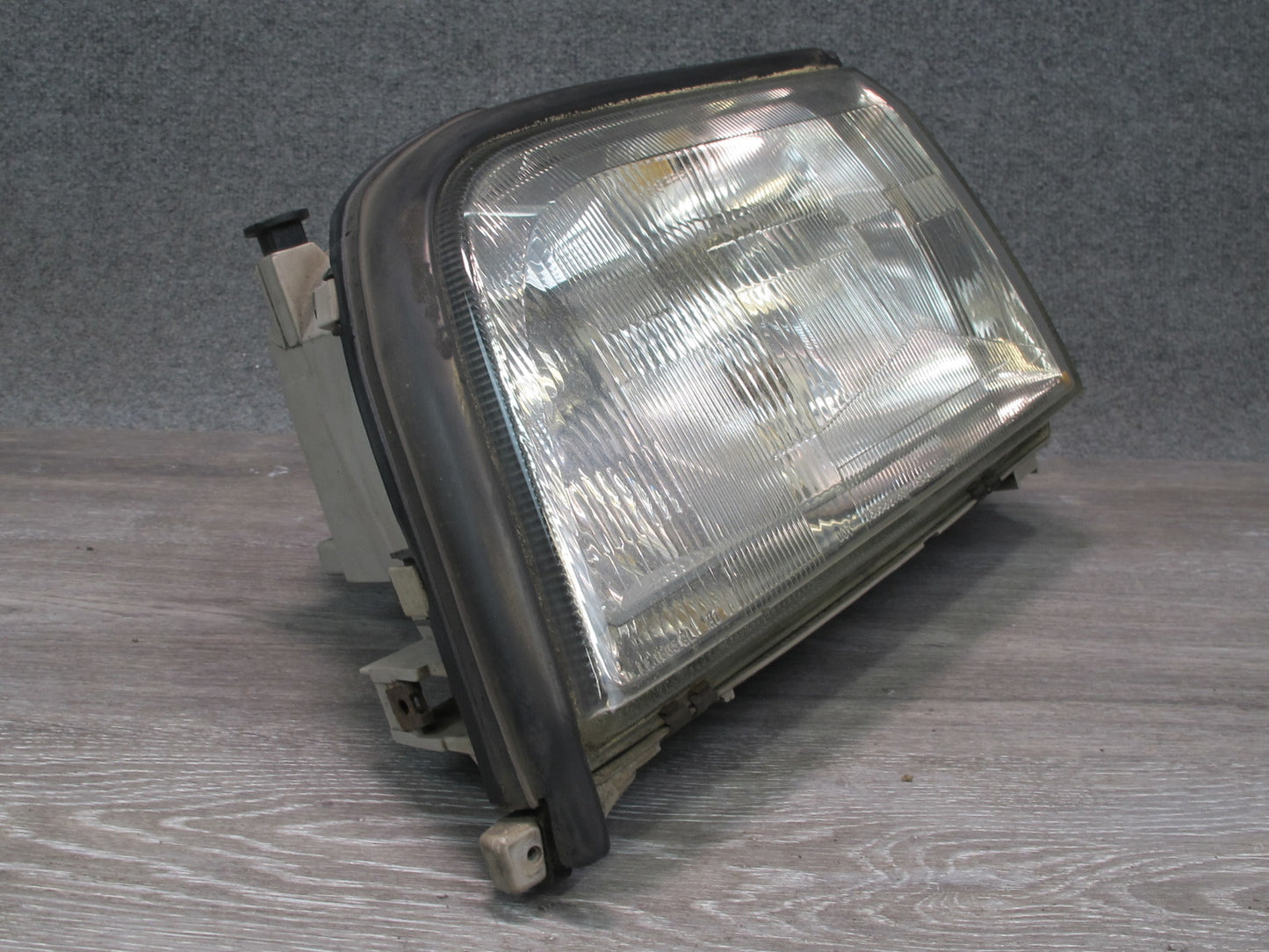 95-99 Mercedes W140 Sedan Set of 2 Front Left & Right Halogen Headlight Lamp OEM