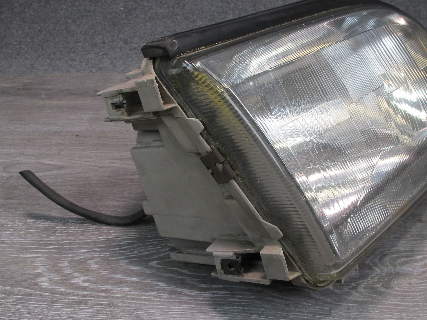 95-99 Mercedes W140 Sedan Set of 2 Front Left & Right Halogen Headlight Lamp OEM