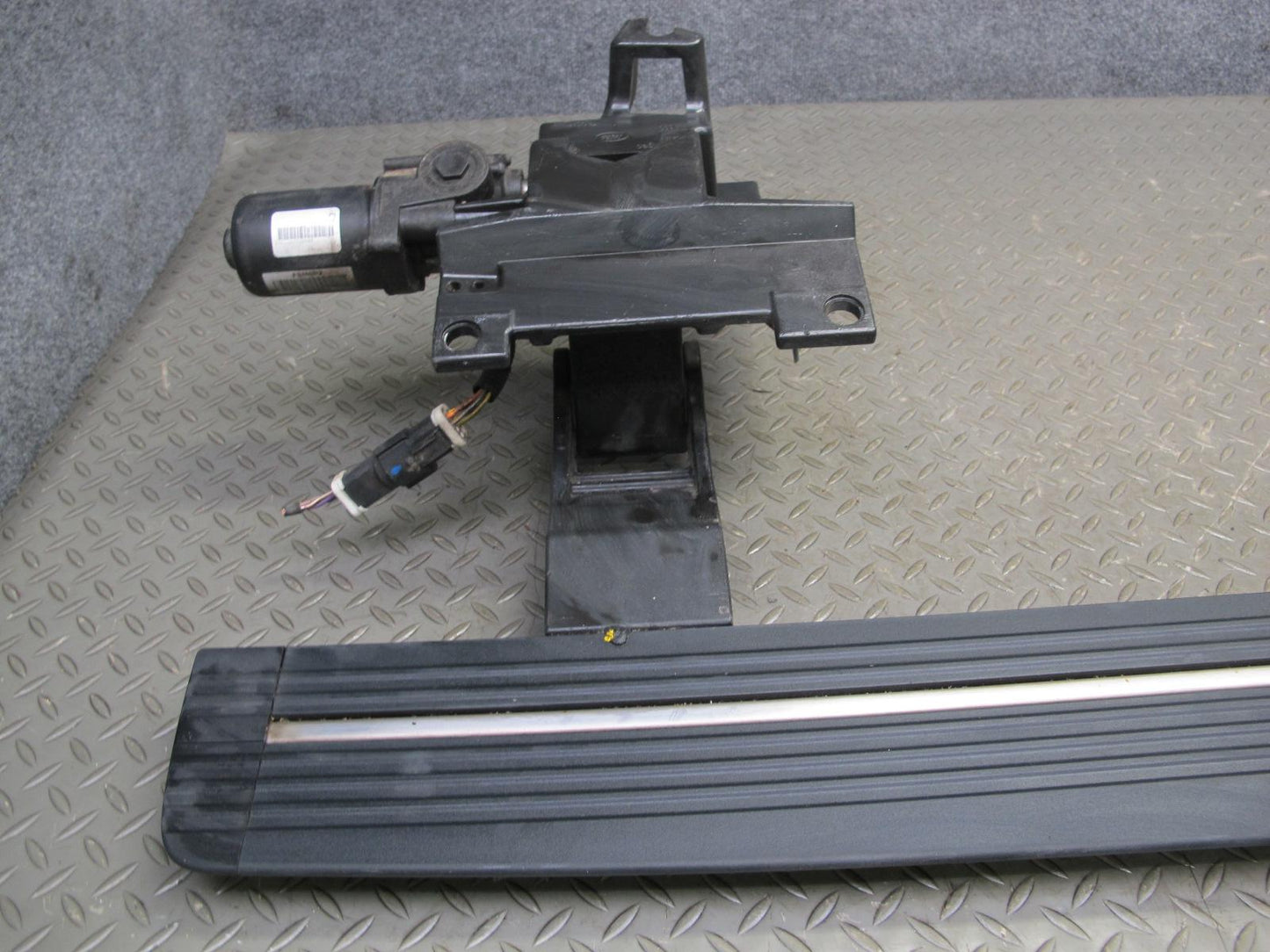 2013-2017 Land Range Rover L405 Right Door Step Running Board w Motor