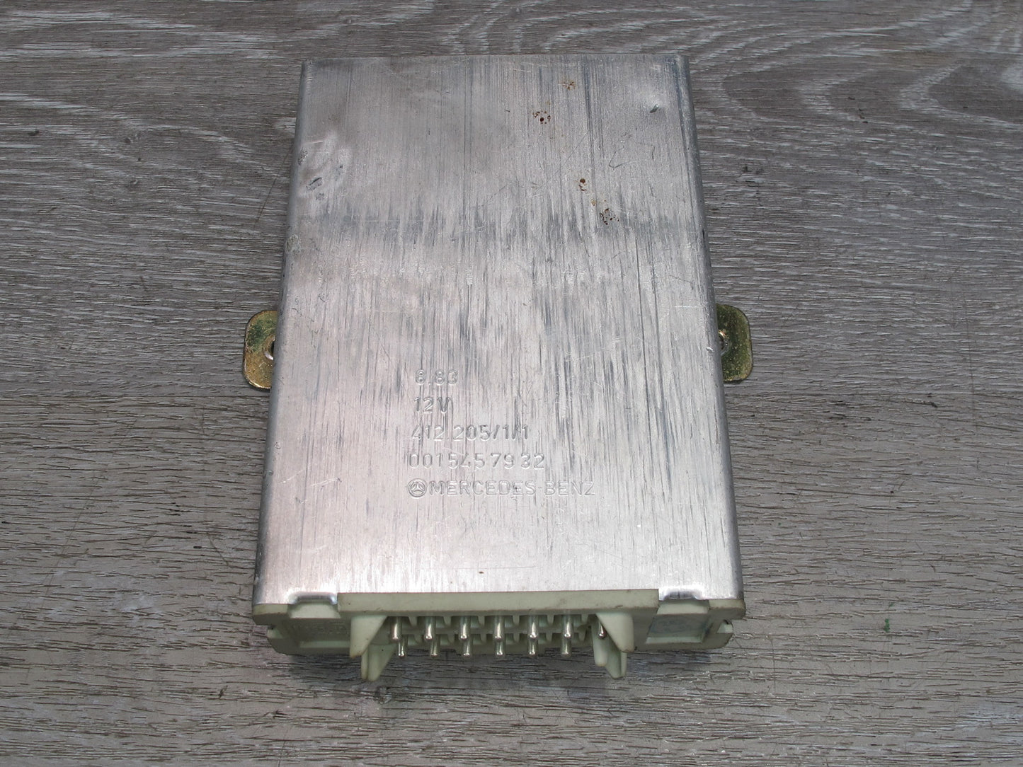 81-85 Mercedes W123 Cruise Control  Module 0015457932 OEM