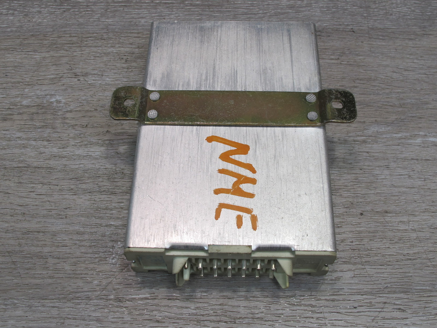 81-85 Mercedes W123 Cruise Control  Module 0015457932 OEM