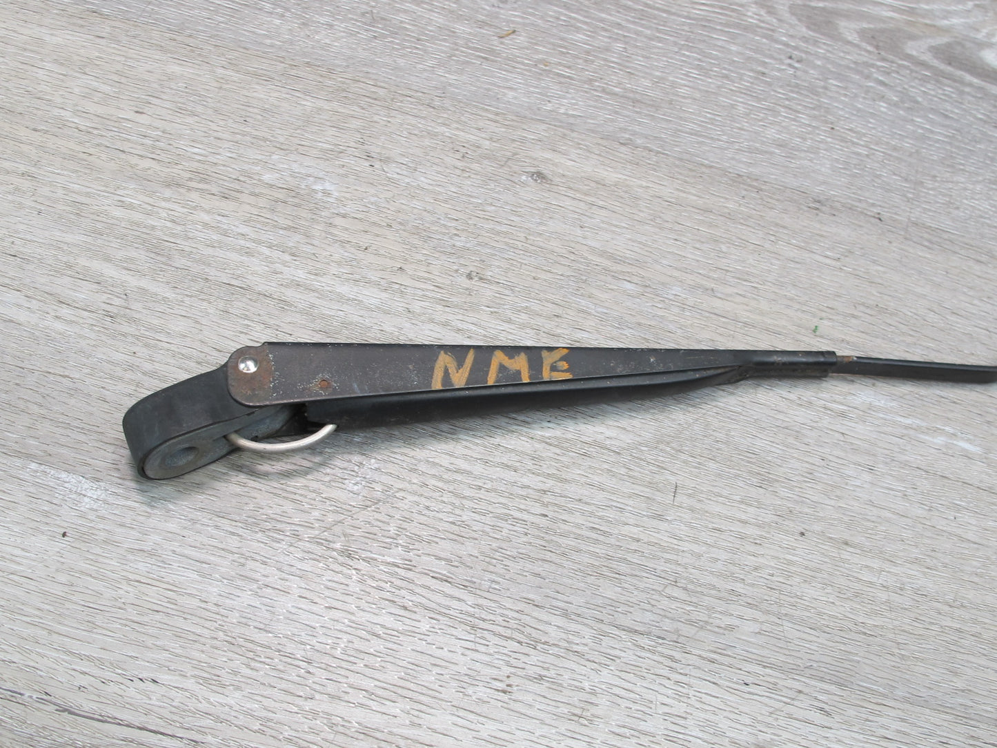 75-85 Mercedes W123 Set of 2 Front Left & Right Windshield Wiper Arm OEM