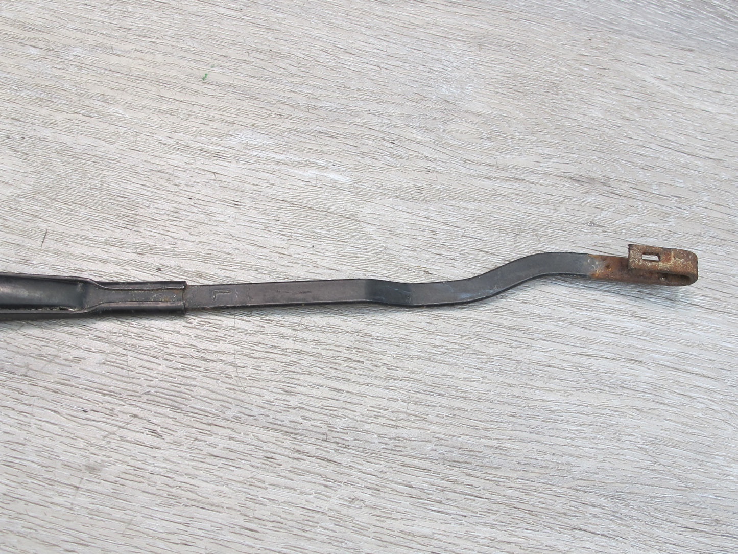 75-85 Mercedes W123 Set of 2 Front Left & Right Windshield Wiper Arm OEM